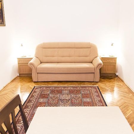 Authentic Budapest Apartment Номер фото